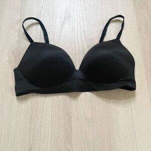 BUY 1 GET 1 FREE VS 36C incredible padded no wire black